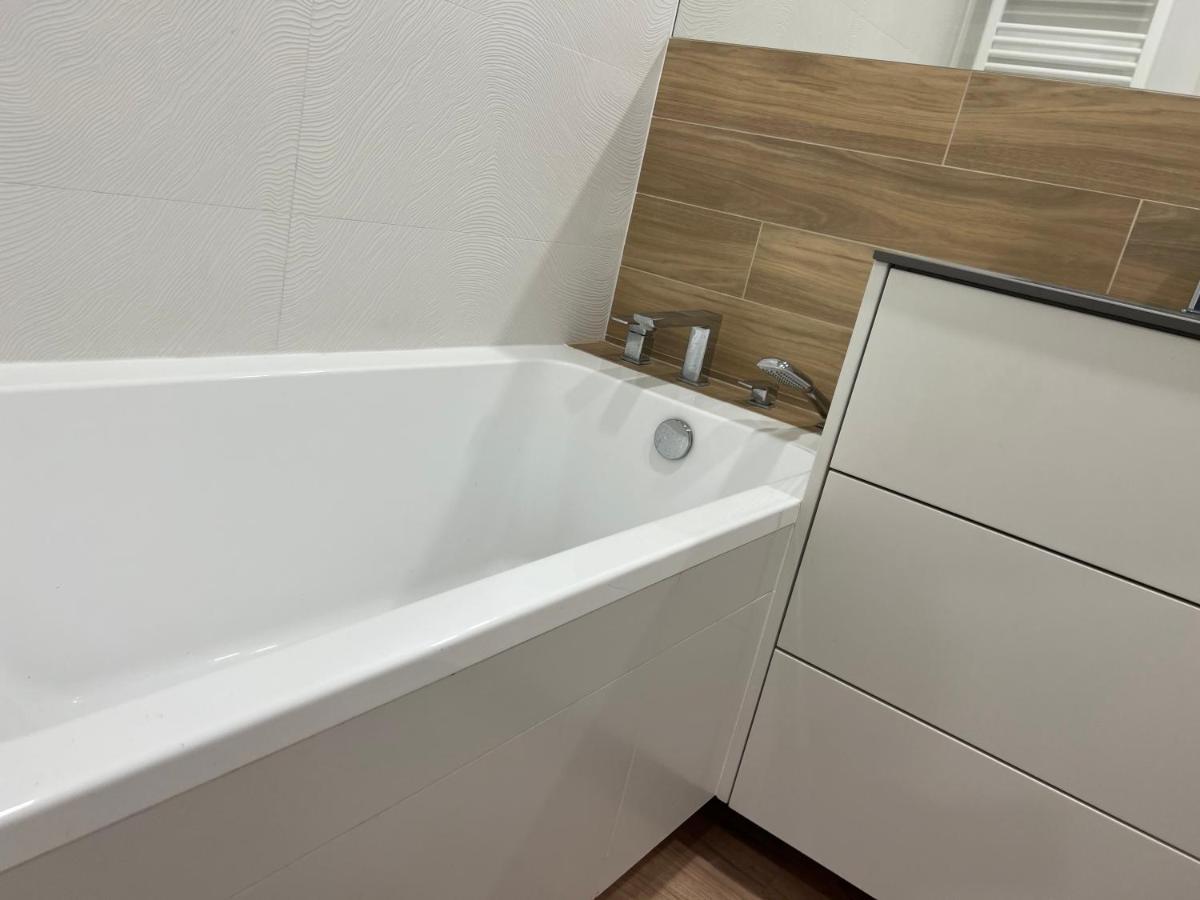 Apartament Mieszczanski Klima-Parkigfree2X-Netflix-Youtube Breslavia Exterior foto